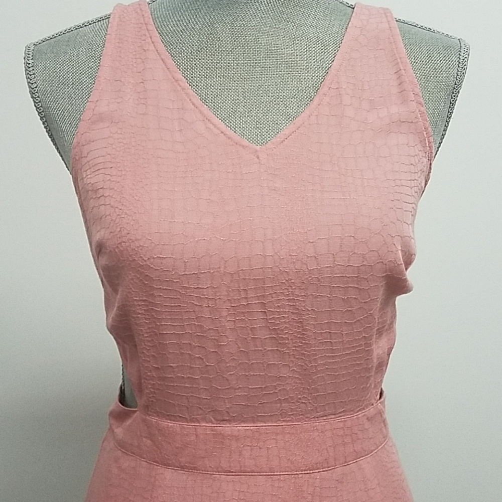 Open Details Back Ruffle Bottom Dress - Picture 2 of 7
